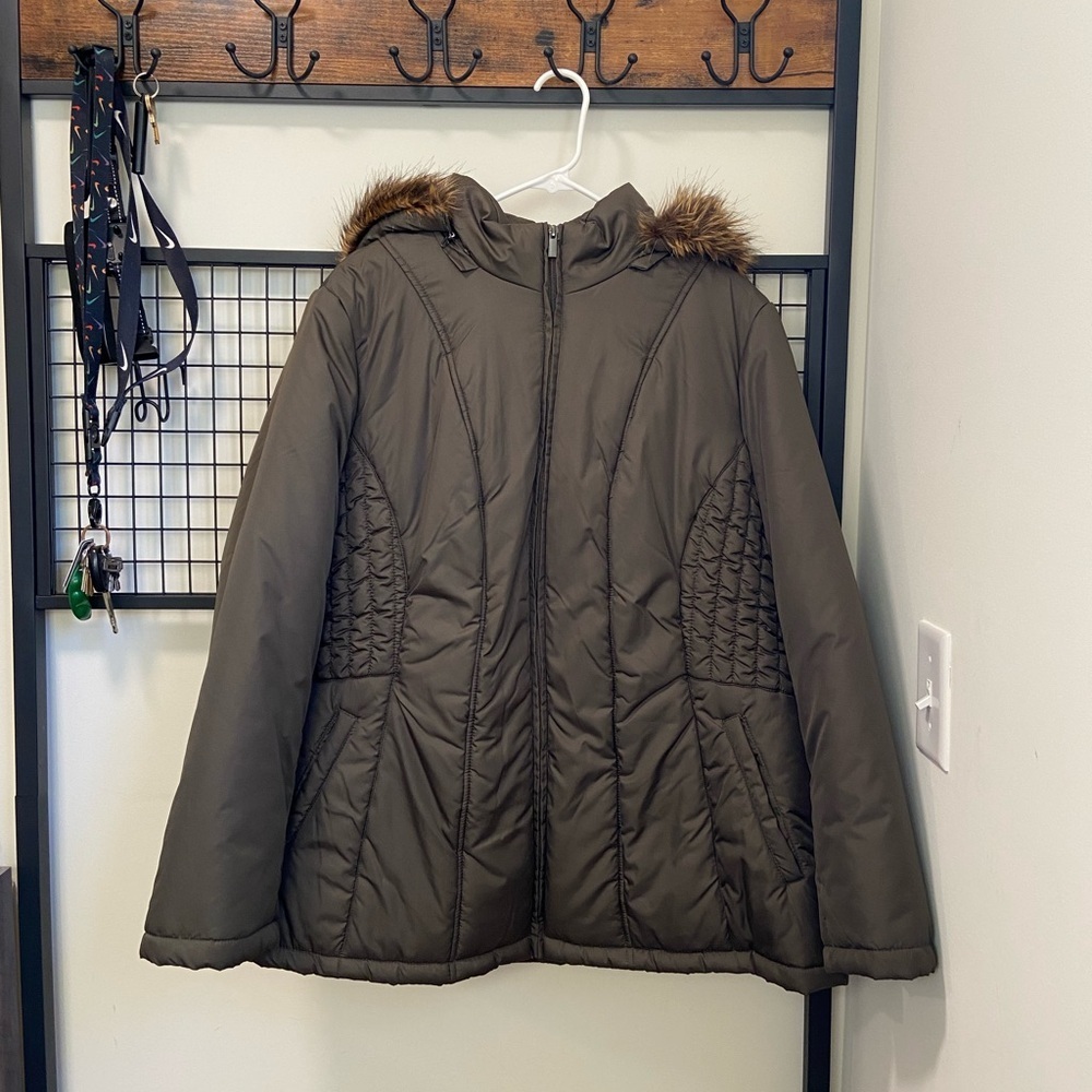 NWOT | Faded Glory women’s winter puffer coat — large